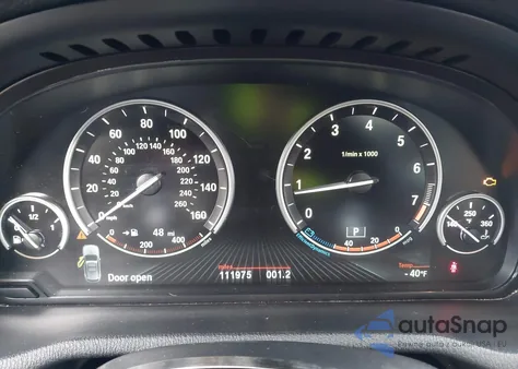 2016 BMW X3 xDrive28I z USA, uszkodzony, nr VIN 5UXWX9C57G0D91046